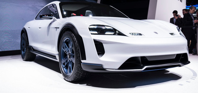 【話題・新製品】ポルシェのEV最上位モデルは「Turbo」の名を獲得、価格は13万ドル以上
