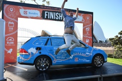【話題】電気自動車の世界旅で９万５０００キロ走破、豪シドニーにゴール