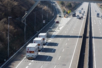 【施策・自動運転】高速道路におけるトラックの後続車無人隊列走行技術を実現