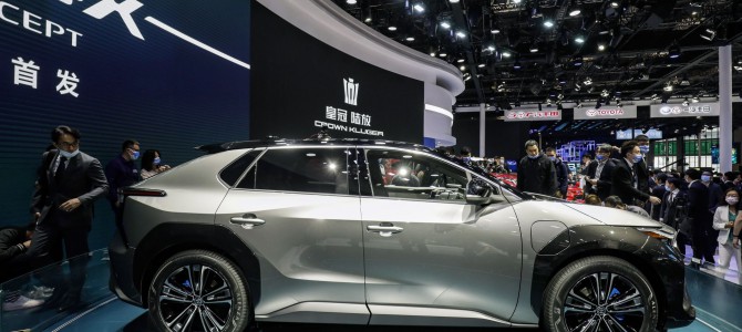 【話題・企業】全方位戦略のトヨタ､2025年までに電気自動車15車種導入へ