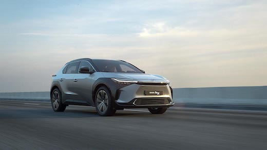 【話題】トヨタ新型電気自動車「bZ4X（ビージィーフォーエックス）」を発表 2025年までに7車種の電気 ..